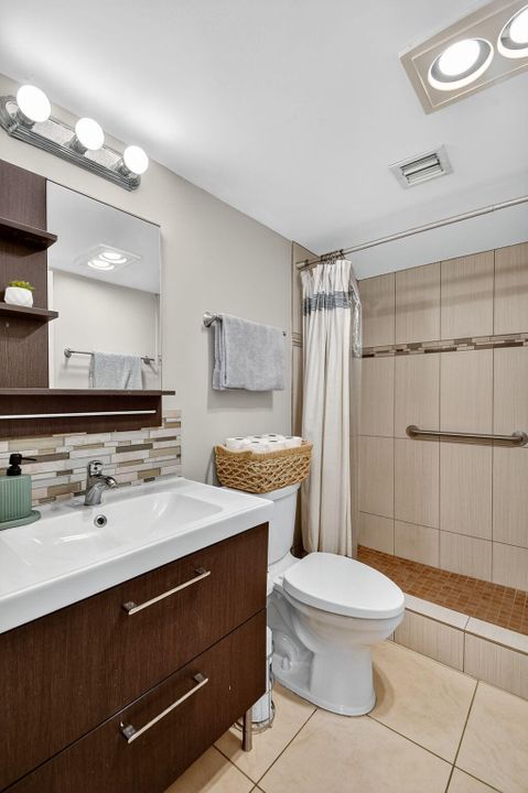 For Sale: $199,900 (2 beds, 2 baths, 1008 Square Feet)