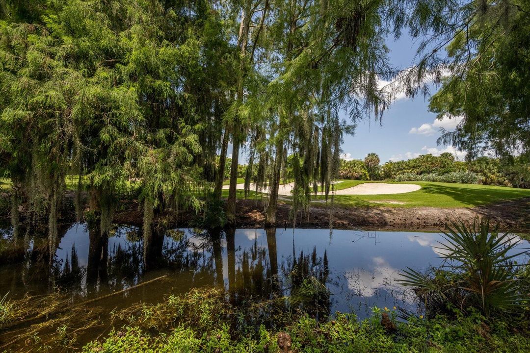 For Sale: $950,000 (3 beds, 2 baths, 2025 Square Feet)