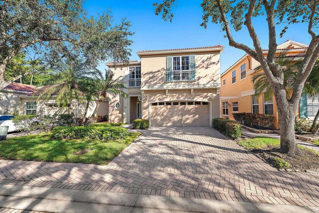 Recently Sold: $834,000 (3 beds, 2 baths, 2093 Square Feet)