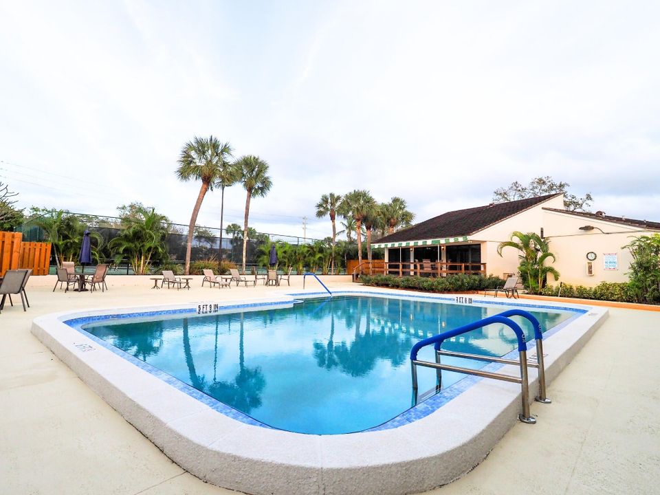 Active With Contract: $765,000 (2 beds, 2 baths, 1841 Square Feet)