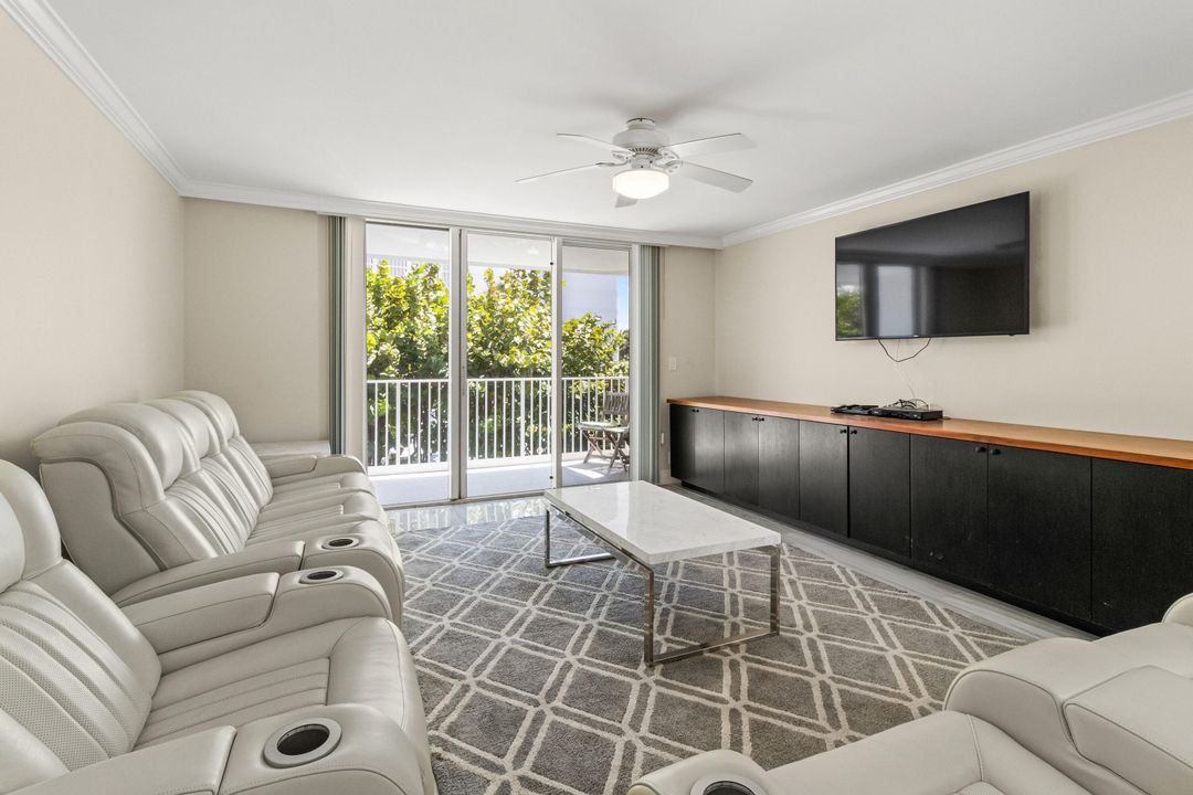 For Rent: $3,500 (2 beds, 2 baths, 1121 Square Feet)