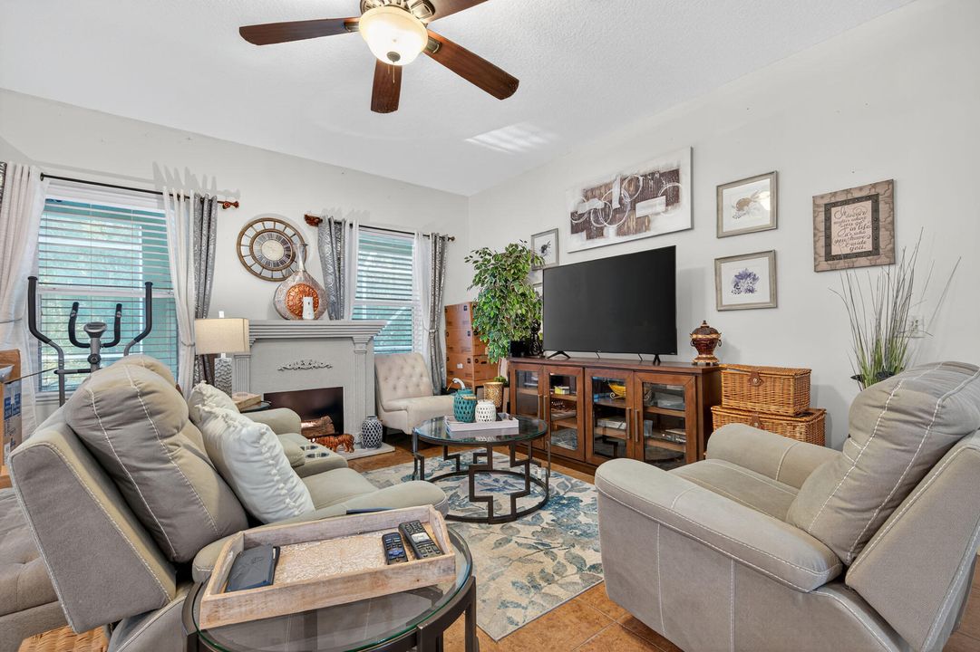 For Sale: $459,000 (4 beds, 3 baths, 2927 Square Feet)