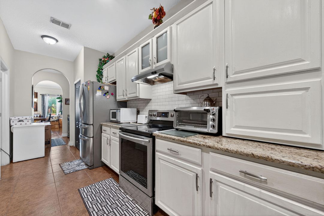 For Sale: $459,000 (4 beds, 3 baths, 2927 Square Feet)