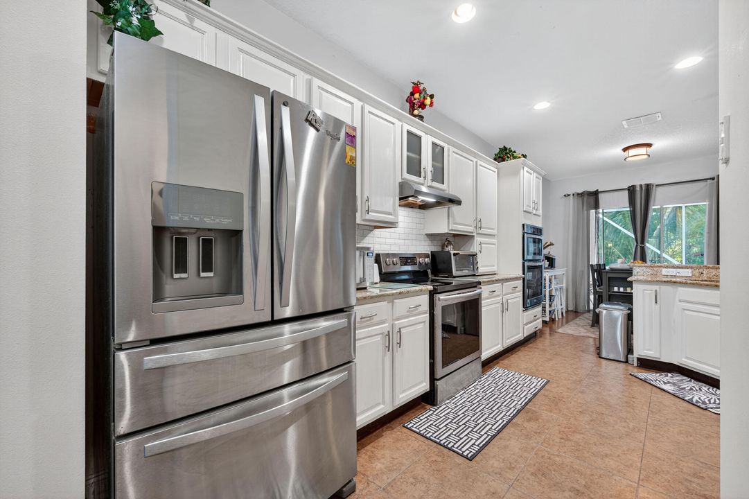 For Sale: $459,000 (4 beds, 3 baths, 2927 Square Feet)