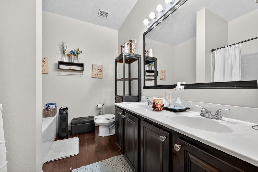 For Sale: $459,000 (4 beds, 3 baths, 2927 Square Feet)