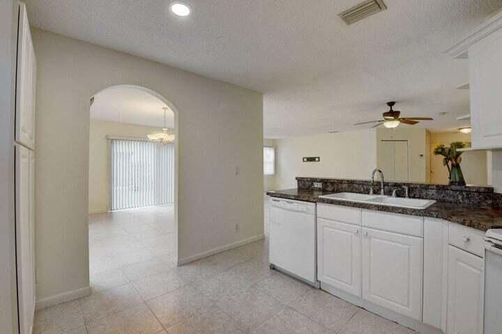 For Rent: $2,895 (2 beds, 2 baths, 1496 Square Feet)