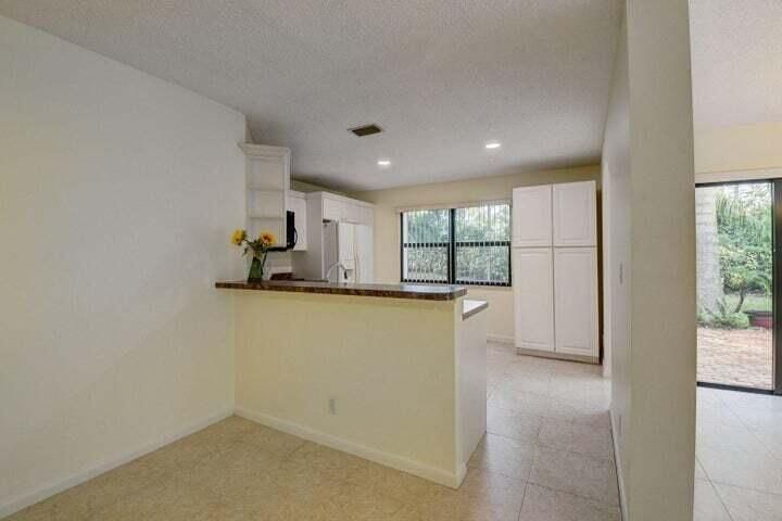 For Rent: $2,895 (2 beds, 2 baths, 1496 Square Feet)