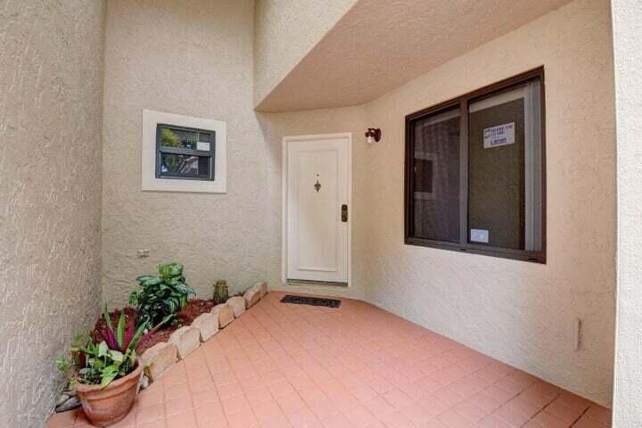 For Rent: $2,895 (2 beds, 2 baths, 1496 Square Feet)