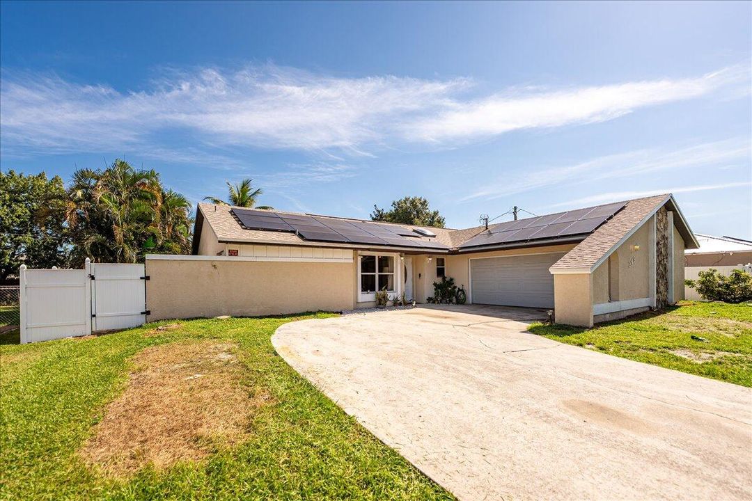 Recently Sold: $390,000 (4 beds, 2 baths, 2075 Square Feet)