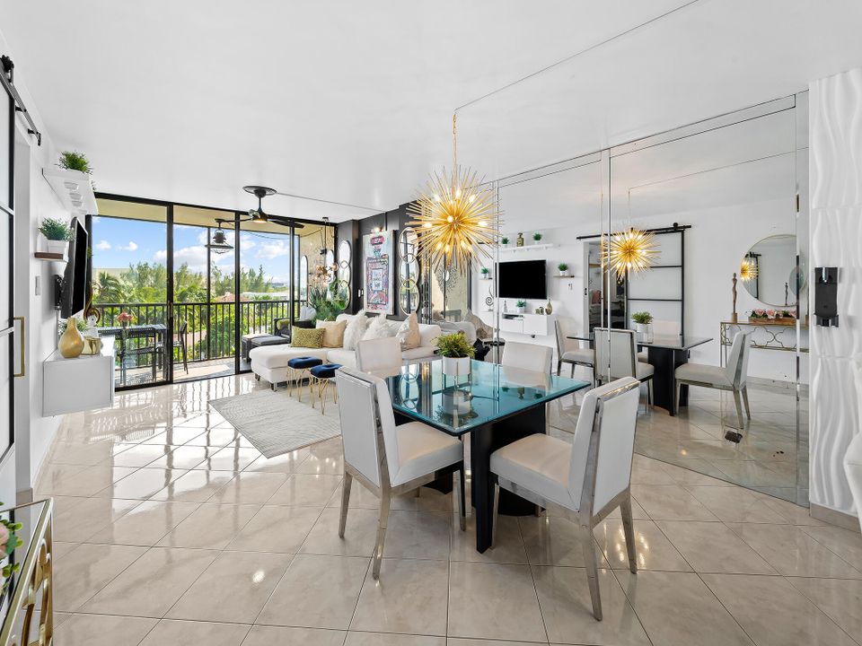 For Sale: $385,000 (2 beds, 2 baths, 1095 Square Feet)