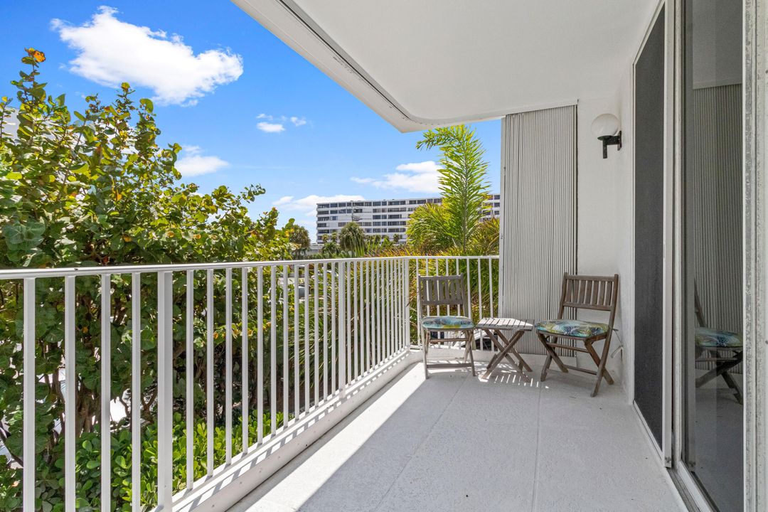 For Rent: $3,500 (2 beds, 2 baths, 1121 Square Feet)