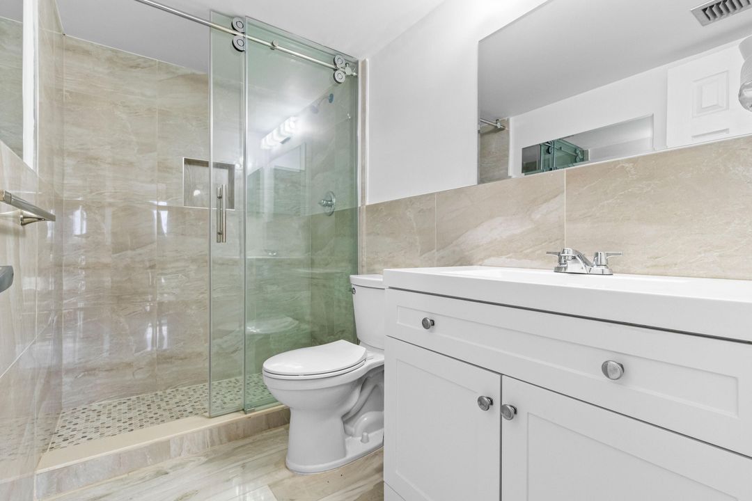 For Rent: $3,500 (2 beds, 2 baths, 1121 Square Feet)