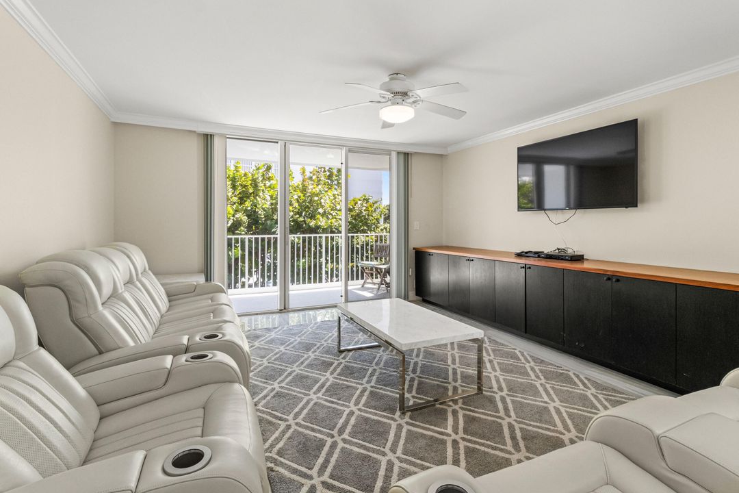 For Rent: $3,500 (2 beds, 2 baths, 1121 Square Feet)