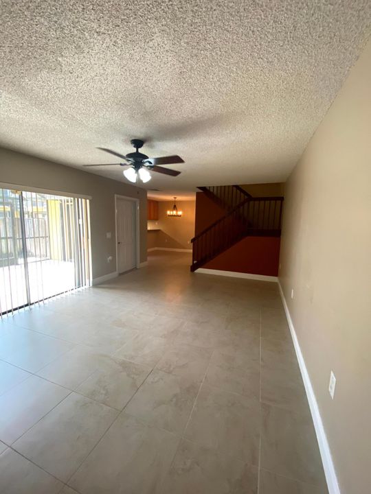 For Rent: $2,000 (2 beds, 2 baths, 1236 Square Feet)