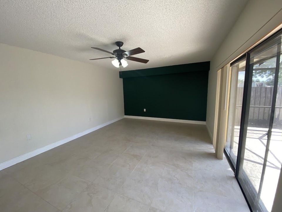 For Rent: $2,000 (2 beds, 2 baths, 1236 Square Feet)