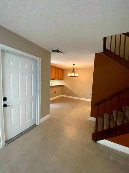 For Rent: $2,000 (2 beds, 2 baths, 1236 Square Feet)