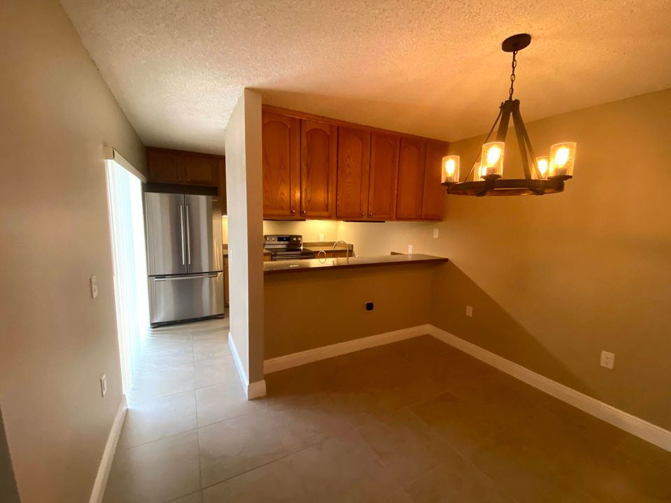 For Rent: $2,000 (2 beds, 2 baths, 1236 Square Feet)