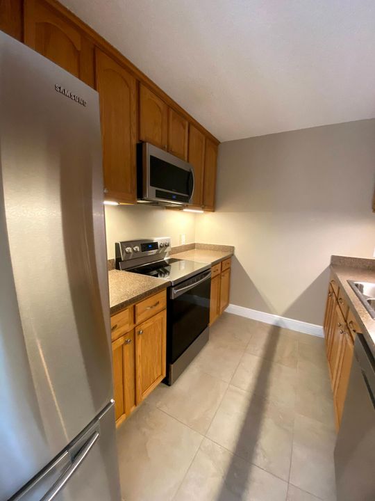 For Rent: $2,000 (2 beds, 2 baths, 1236 Square Feet)