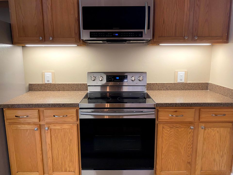 For Rent: $2,000 (2 beds, 2 baths, 1236 Square Feet)