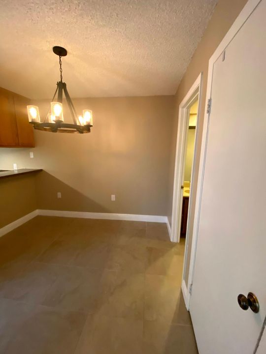 For Rent: $2,000 (2 beds, 2 baths, 1236 Square Feet)