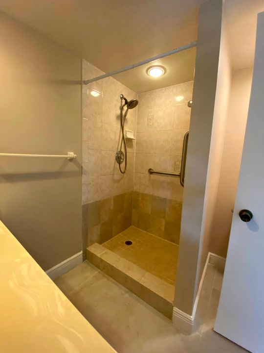 For Rent: $2,000 (2 beds, 2 baths, 1236 Square Feet)