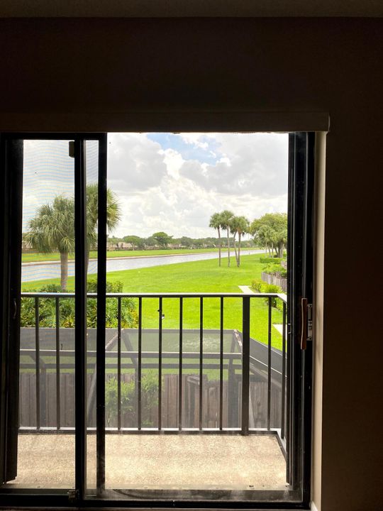 For Rent: $2,000 (2 beds, 2 baths, 1236 Square Feet)