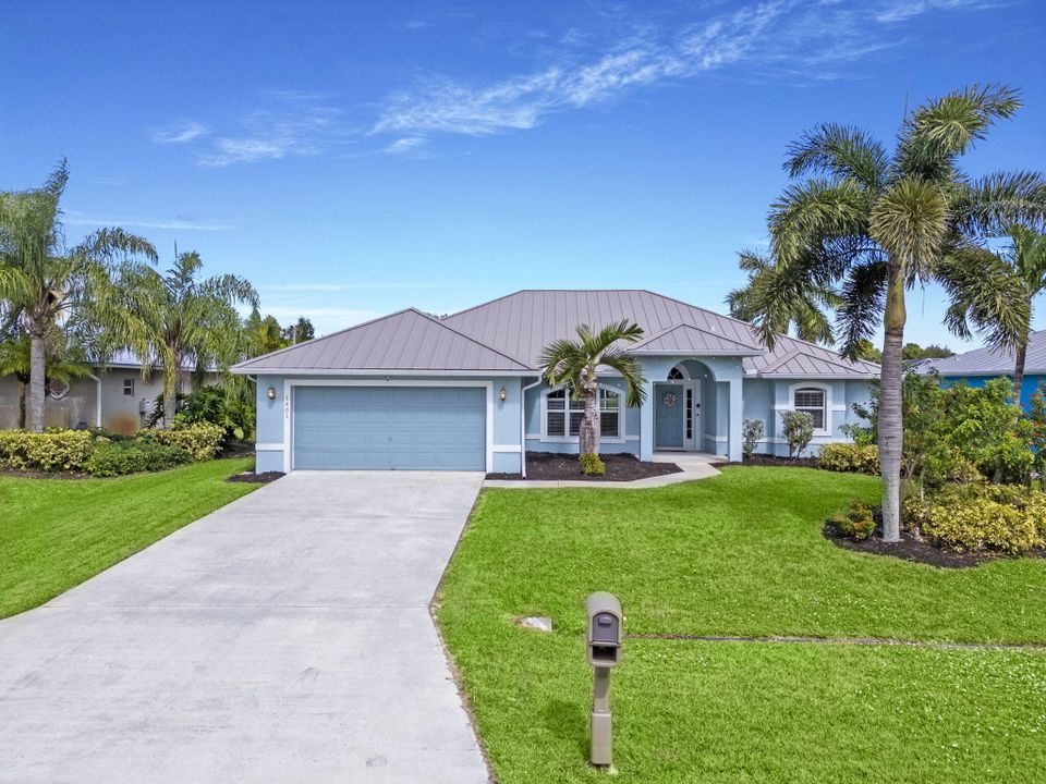 Active With Contract: $485,000 (3 beds, 2 baths, 1846 Square Feet)