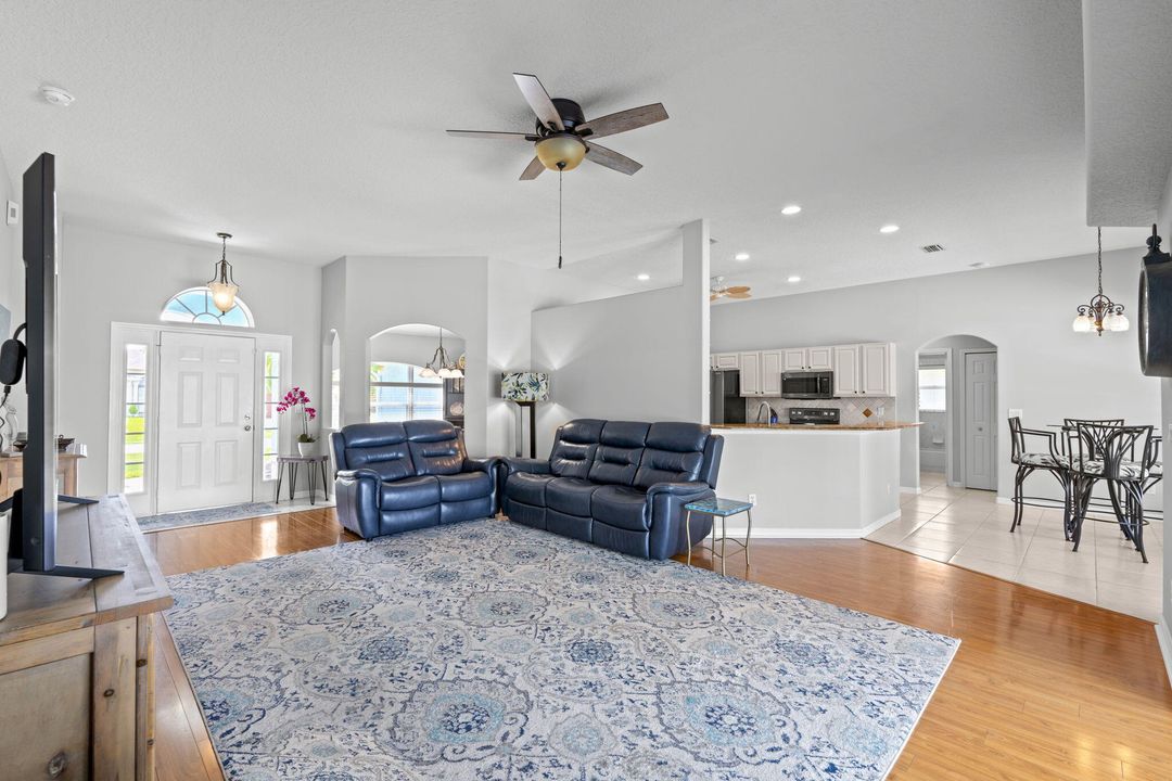 Active With Contract: $485,000 (3 beds, 2 baths, 1846 Square Feet)