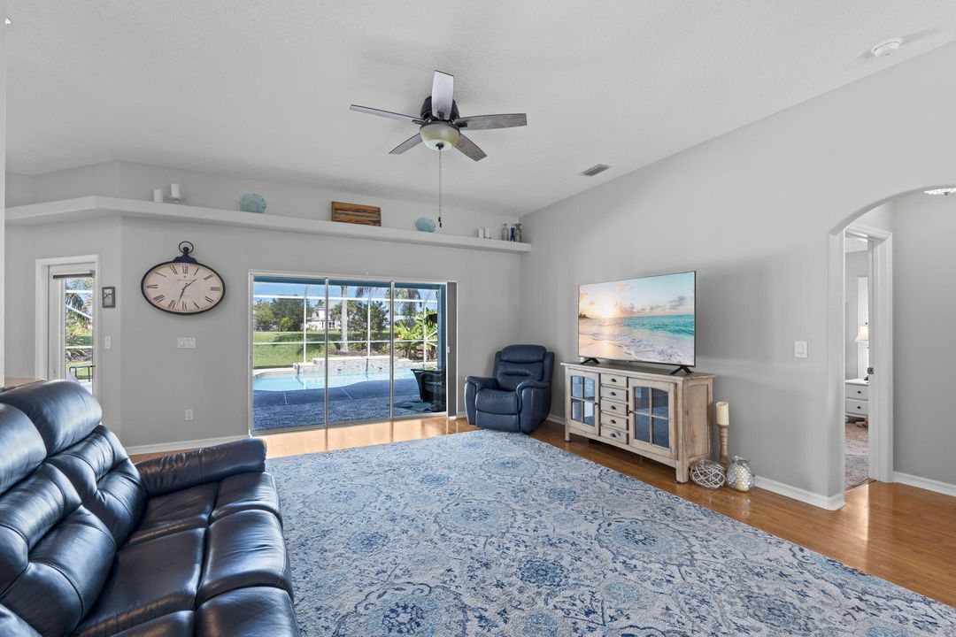 Active With Contract: $485,000 (3 beds, 2 baths, 1846 Square Feet)