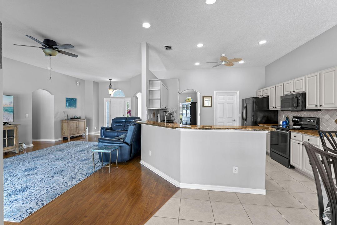 Active With Contract: $485,000 (3 beds, 2 baths, 1846 Square Feet)