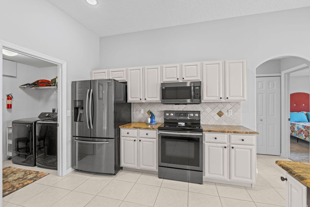 Active With Contract: $485,000 (3 beds, 2 baths, 1846 Square Feet)