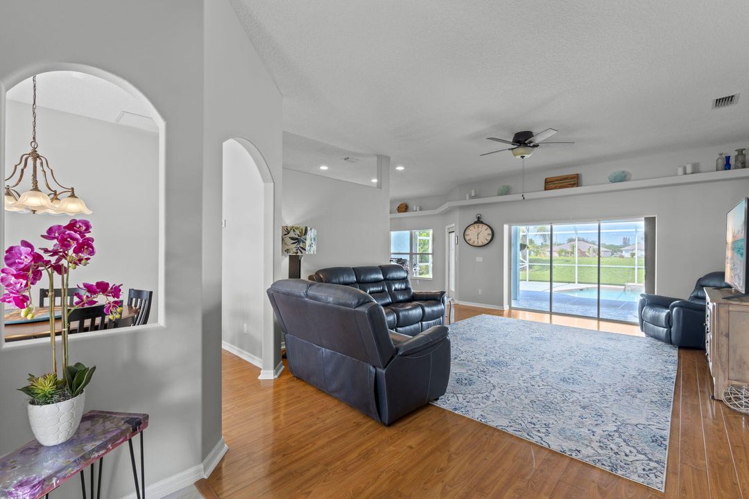 Active With Contract: $485,000 (3 beds, 2 baths, 1846 Square Feet)
