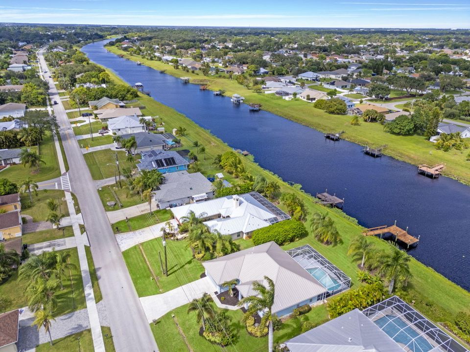 Active With Contract: $485,000 (3 beds, 2 baths, 1846 Square Feet)