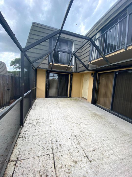 For Rent: $2,000 (2 beds, 2 baths, 1236 Square Feet)