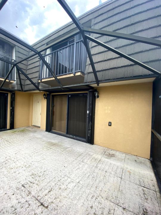 For Rent: $2,000 (2 beds, 2 baths, 1236 Square Feet)