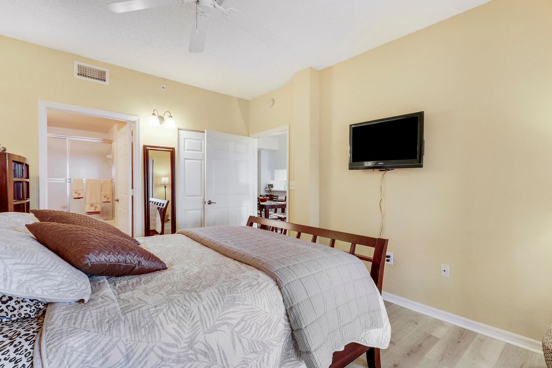 Active With Contract: $289,900 (2 beds, 2 baths, 1092 Square Feet)