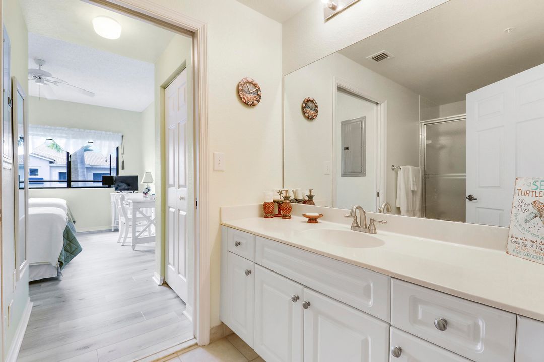 Active With Contract: $289,900 (2 beds, 2 baths, 1092 Square Feet)