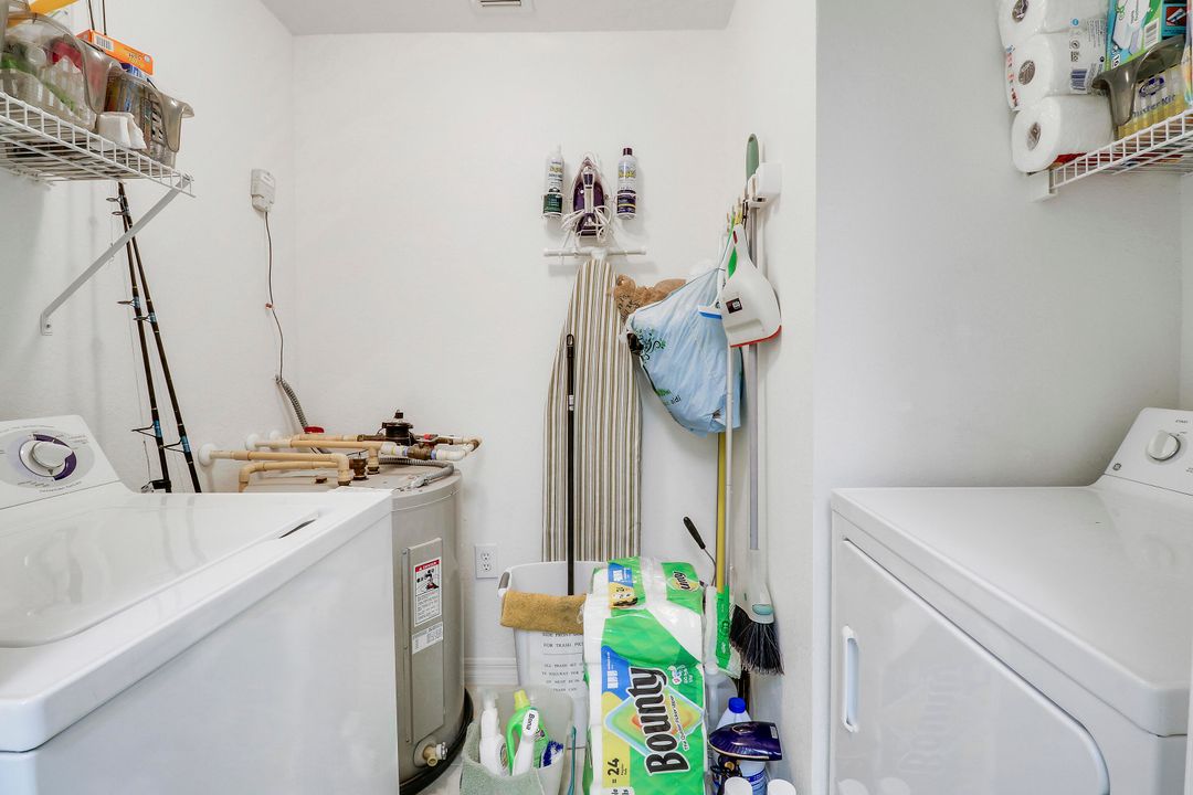 Active With Contract: $289,900 (2 beds, 2 baths, 1092 Square Feet)