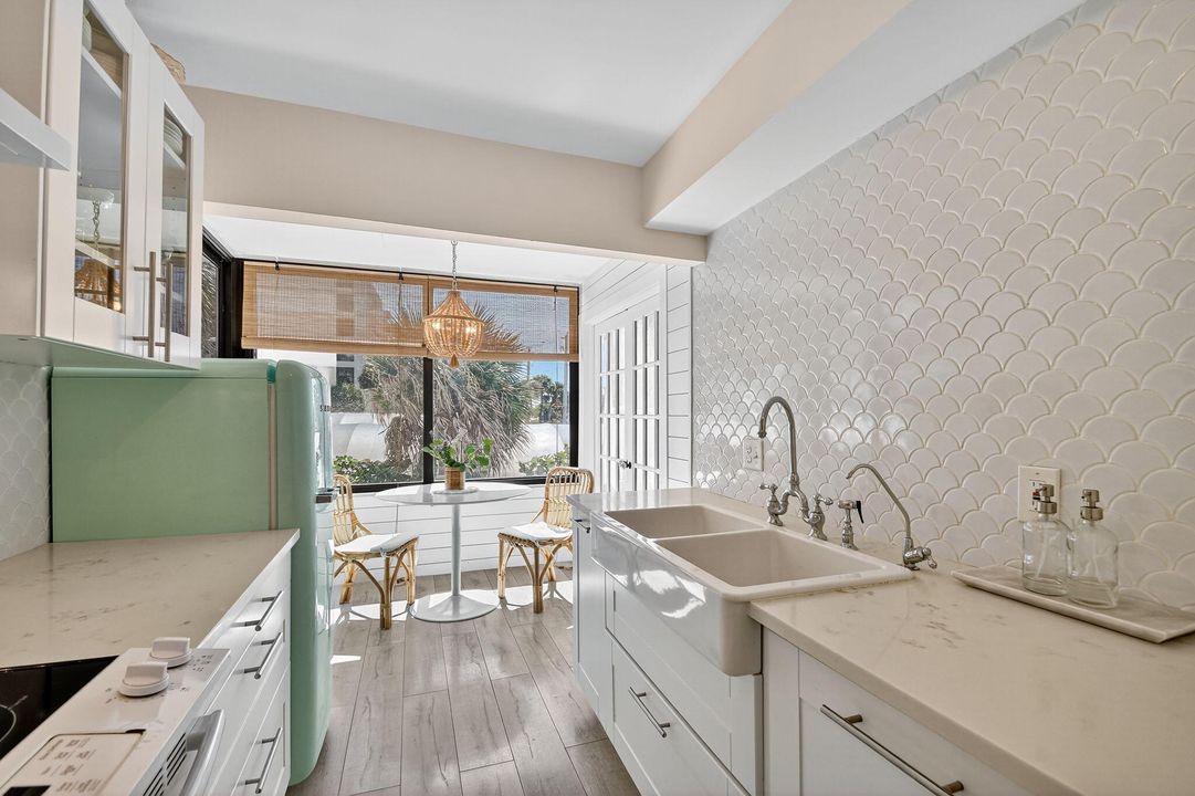 Active With Contract: $339,995 (2 beds, 2 baths, 1417 Square Feet)