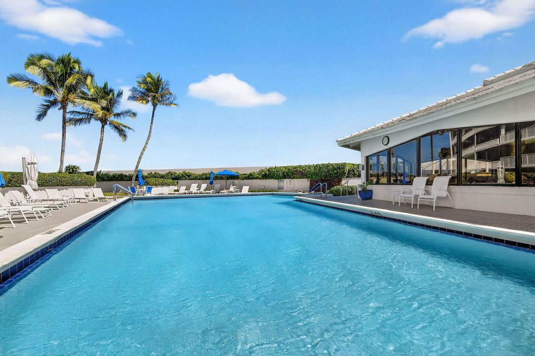 Active With Contract: $339,995 (2 beds, 2 baths, 1417 Square Feet)