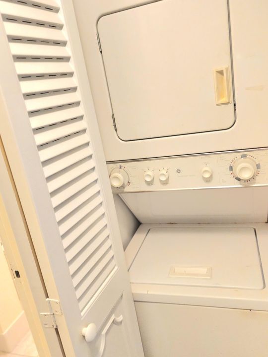 出租: $1,450 (1 贝兹, 1 浴室, 986 平方英尺)