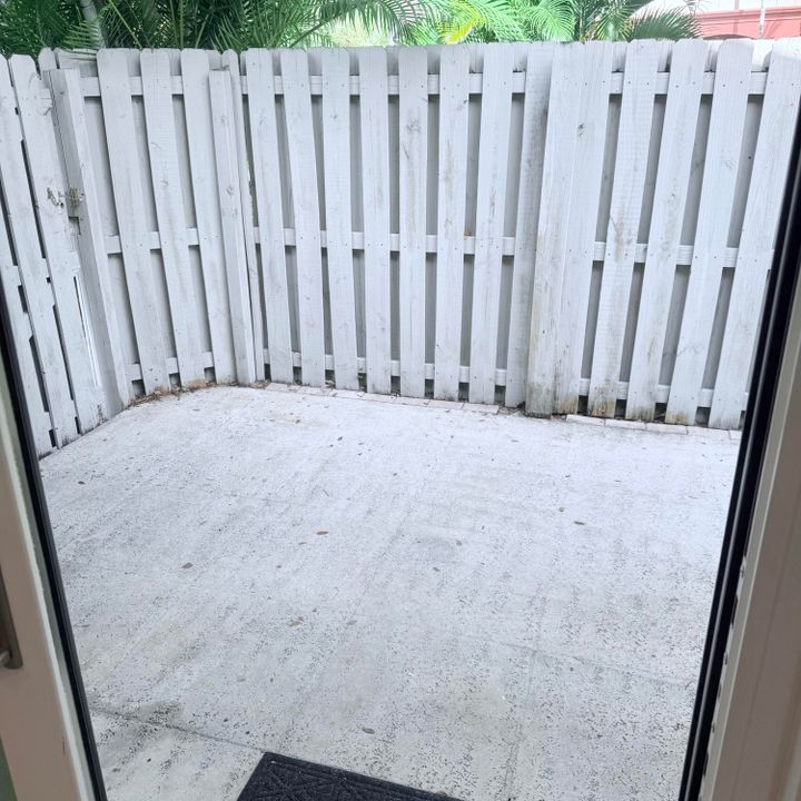 На продажу: $330,000 (2 спален, 2 ванн, 1102 Квадратных фут)