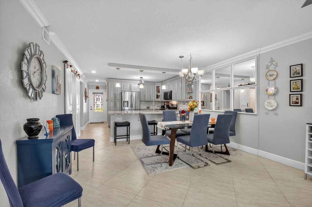 For Sale: $372,700 (2 beds, 2 baths, 1227 Square Feet)