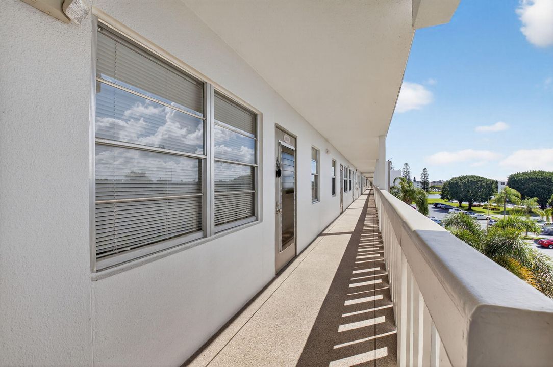 待售: $195,000 (2 贝兹, 2 浴室, 916 平方英尺)