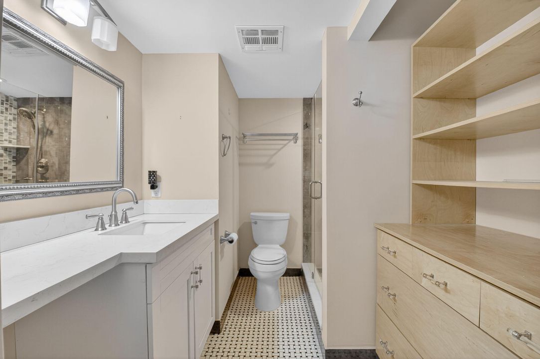 待售: $195,000 (2 贝兹, 2 浴室, 916 平方英尺)