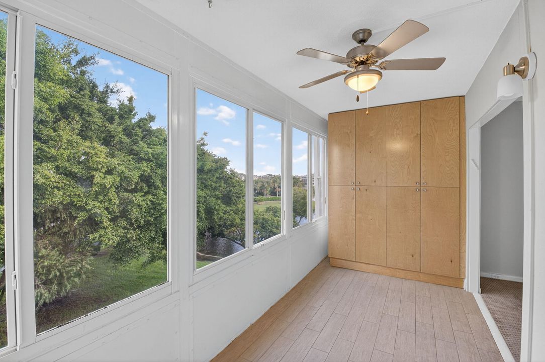 待售: $195,000 (2 贝兹, 2 浴室, 916 平方英尺)