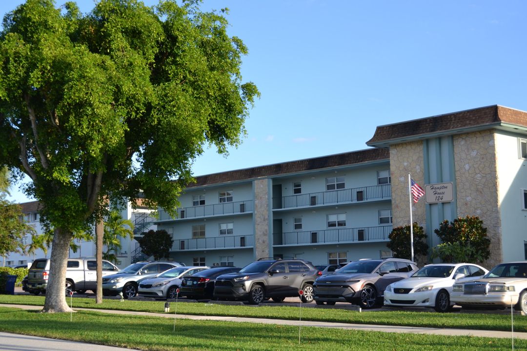 For Rent: $2,300 (2 beds, 2 baths, 1150 Square Feet)