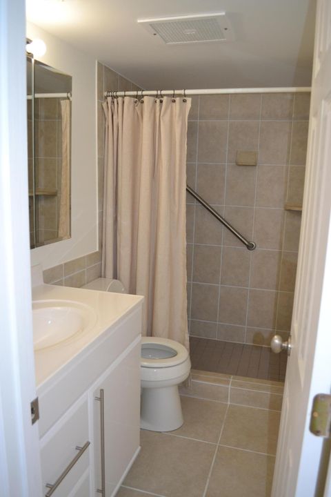 For Rent: $2,300 (2 beds, 2 baths, 1150 Square Feet)