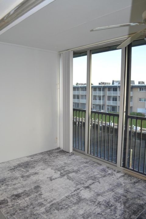 For Rent: $2,300 (2 beds, 2 baths, 1150 Square Feet)