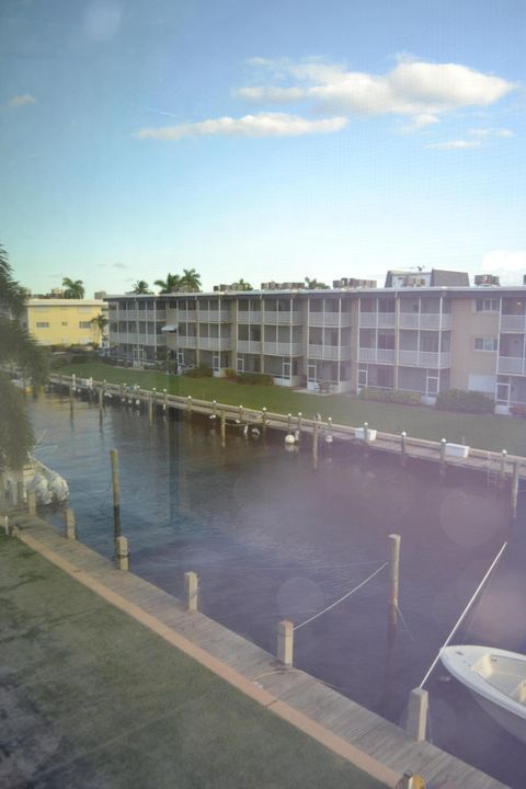 For Rent: $2,300 (2 beds, 2 baths, 1150 Square Feet)